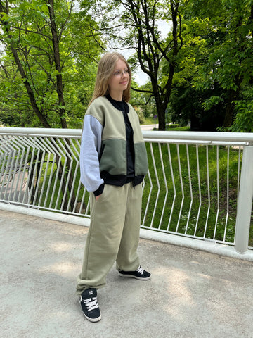 KHAKI SWEATPANTS
