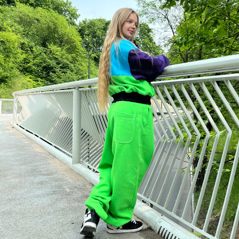 GREEN SWEATPANTS