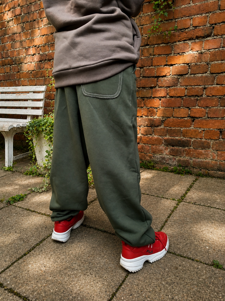 DARK KHAKI SWEATPANTS