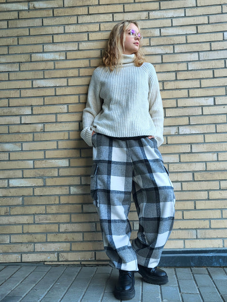 Tartan black and white pants with a plaid pattern