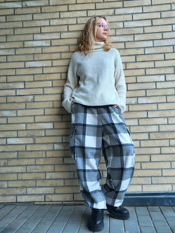 Tartan black and white pants with a plaid pattern